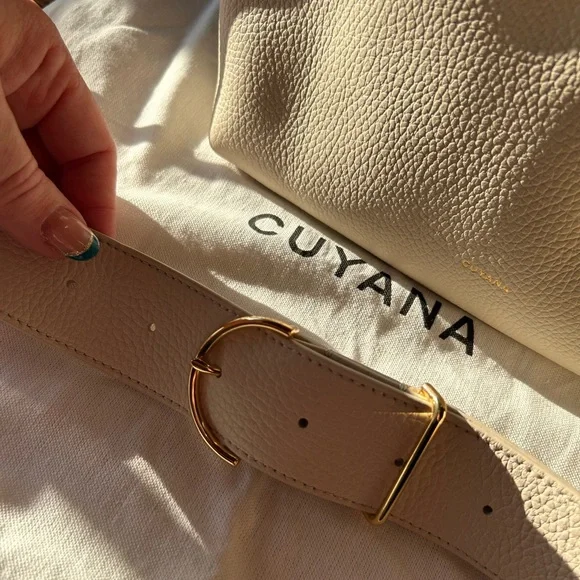 CUYANA Mini Easy Zipper Tote in Ecru - Picture 5 of 14